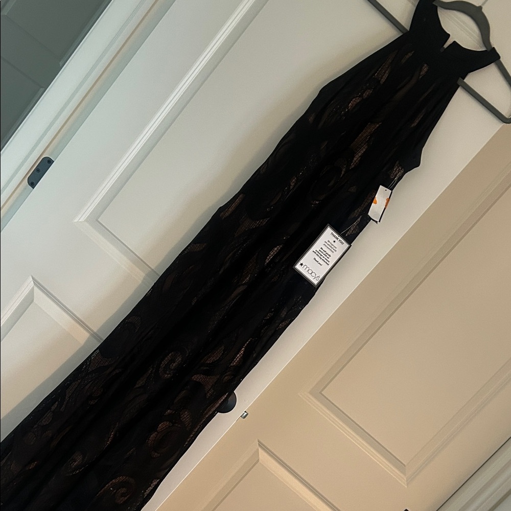 Night Way Collections Black and White Asymmetrical halter Gown NWT